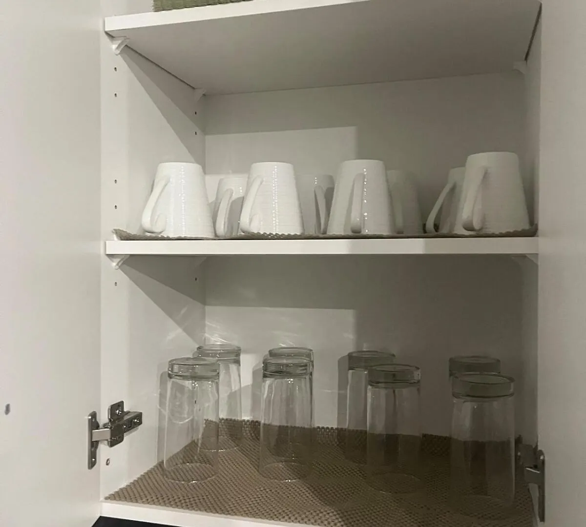 Upper Suite Haven- Near Airport Winnipeg Kanada