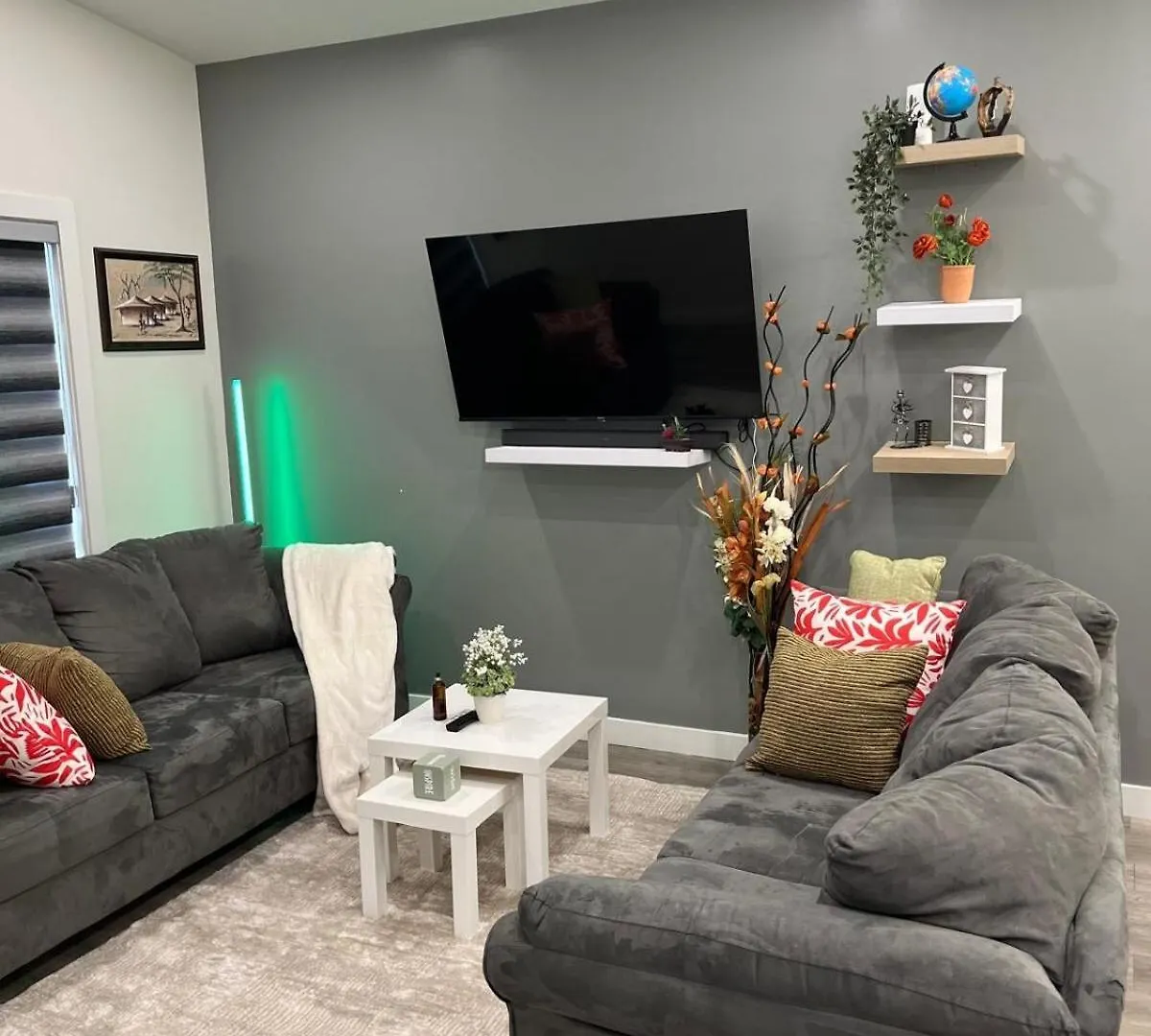 Apartment Upper Suite Haven- Near Airport Winnipeg